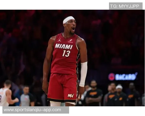 老詹得分上双纪录终结韦德称赞其职业生涯的持久性与稳定性 老詹得分上双纪录终结韦德称赞其职业生涯的持久性与稳定性